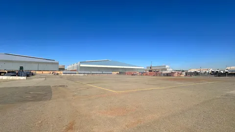 1 Setchell Rd, Roodekop, Germiston, 1401 - Yard to let for rent with 200m² office space (5)